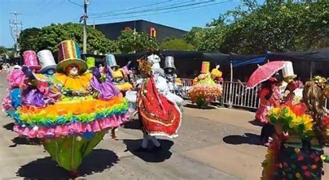 ¡El Carnaval de Barranquilla Explota con el Ritmo Incontenible de Quimera! Música Colombiana en su Máxima Expresión